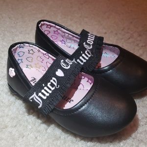 Black Juicy closed shoes